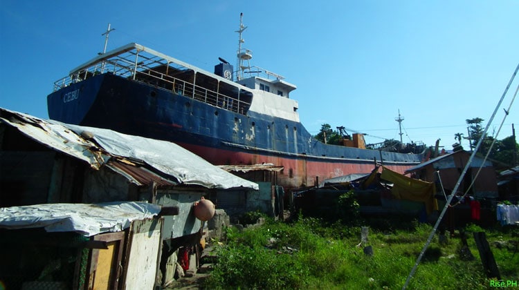 Ship in Anibong Haiyan