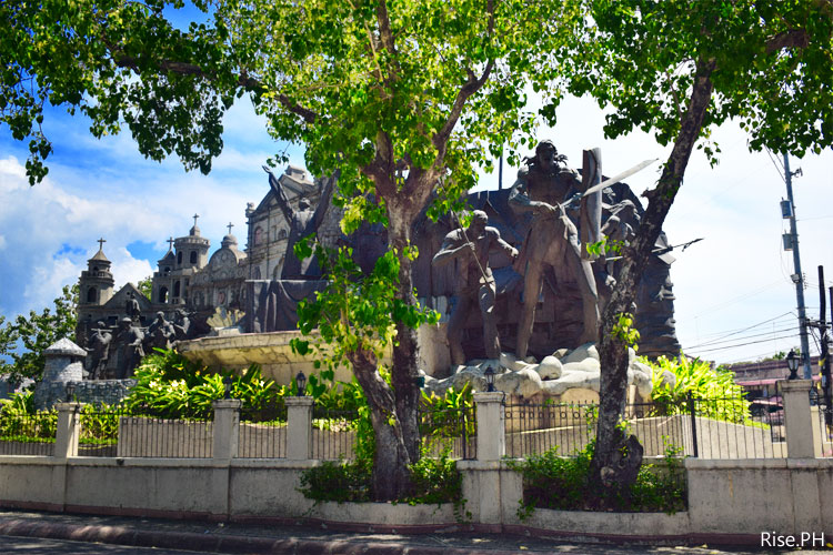 Heritage of Cebu Monument front