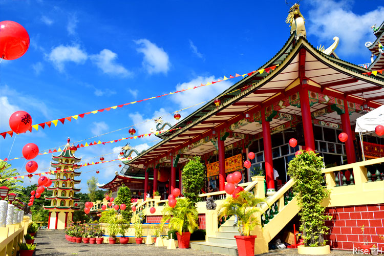 Visit Taoist Temple