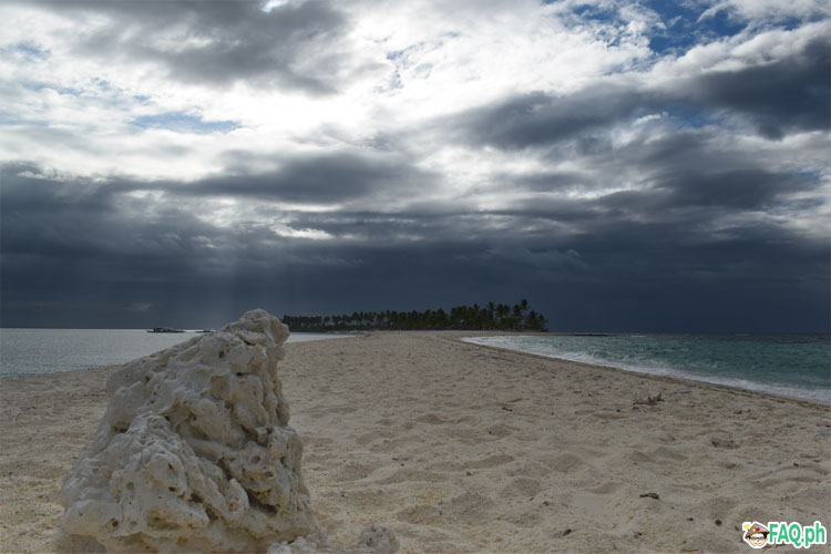 kalanggaman island rock