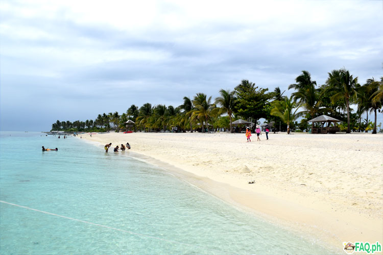 The shore of Kalanggaman Island