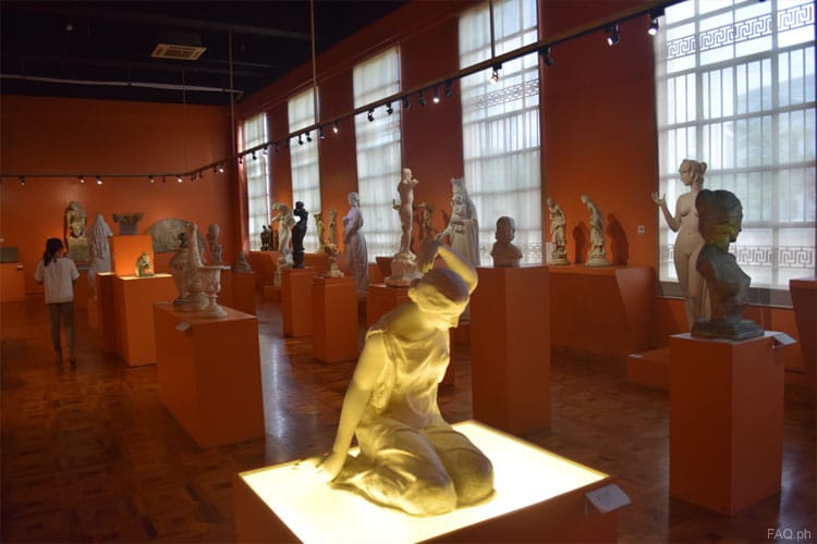 Isabelo Tampinco sculptures