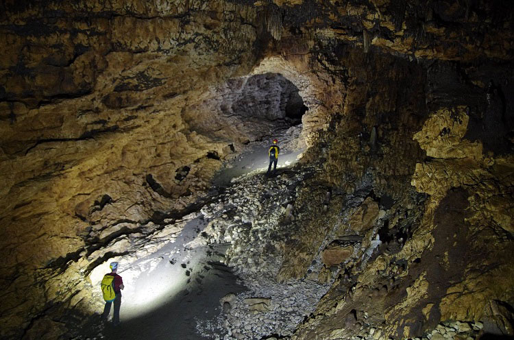 Sulpan Barruz Cave