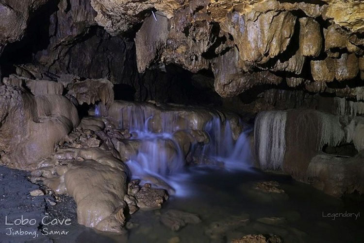 underground waterfalls lobo cave