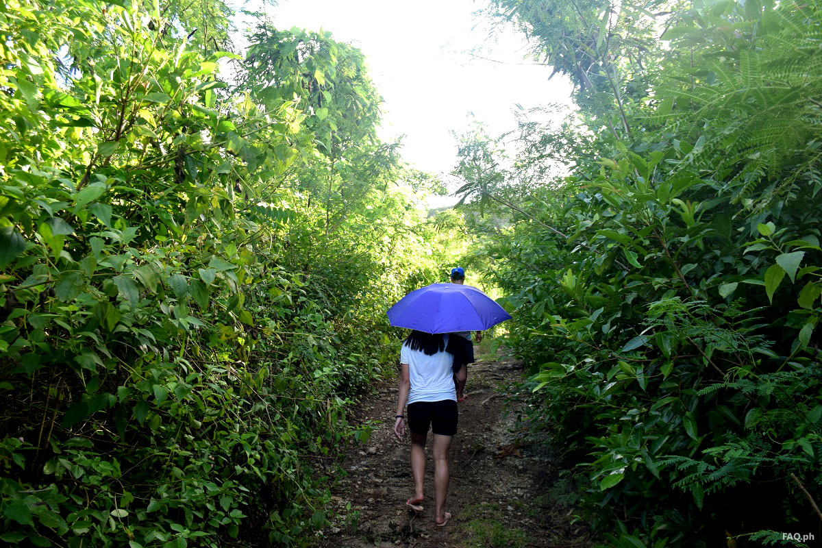 Hiking to linao cave