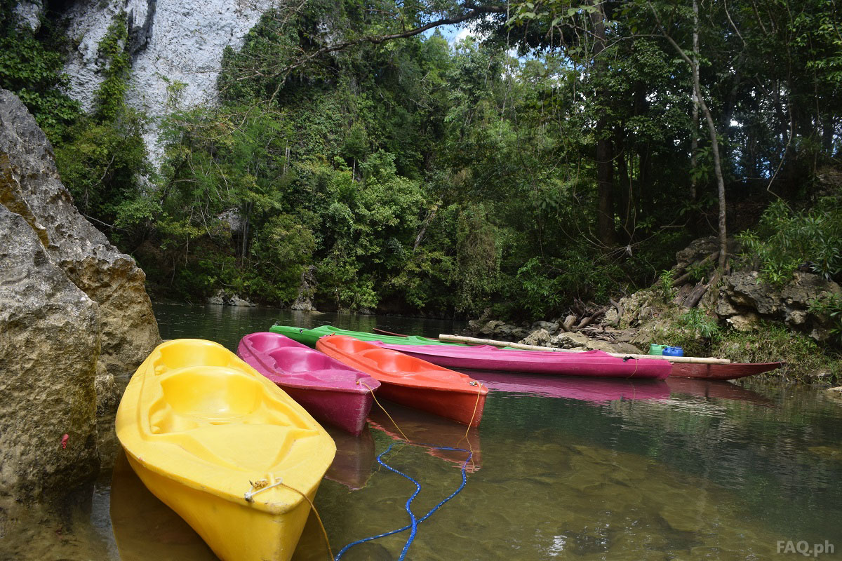 kayaks in Sohoton Natural Bridge Natural Park