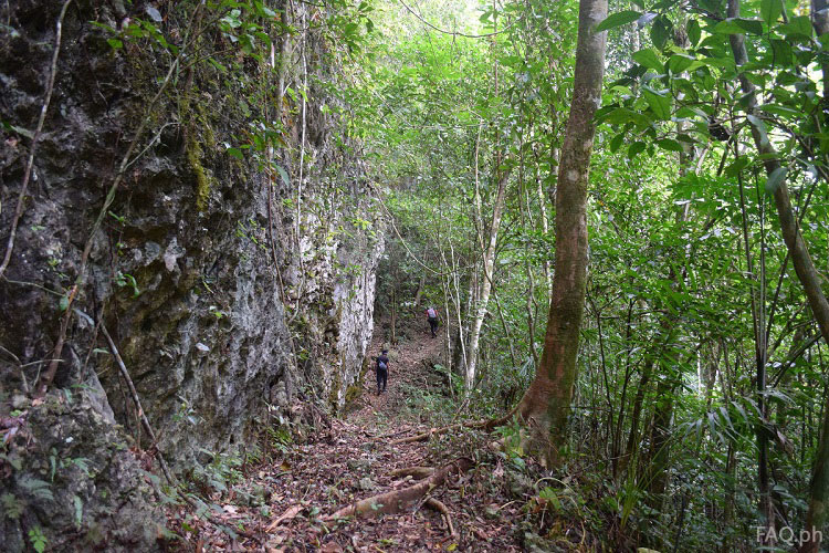 Gobingob cave trekking