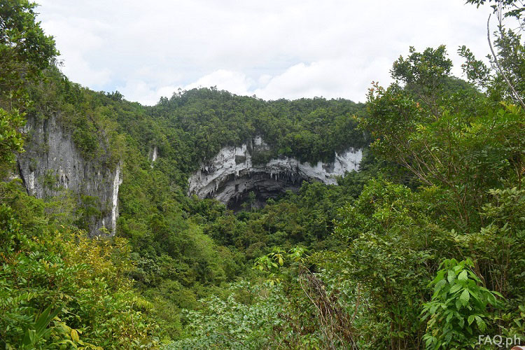 Gobingob cave entrance